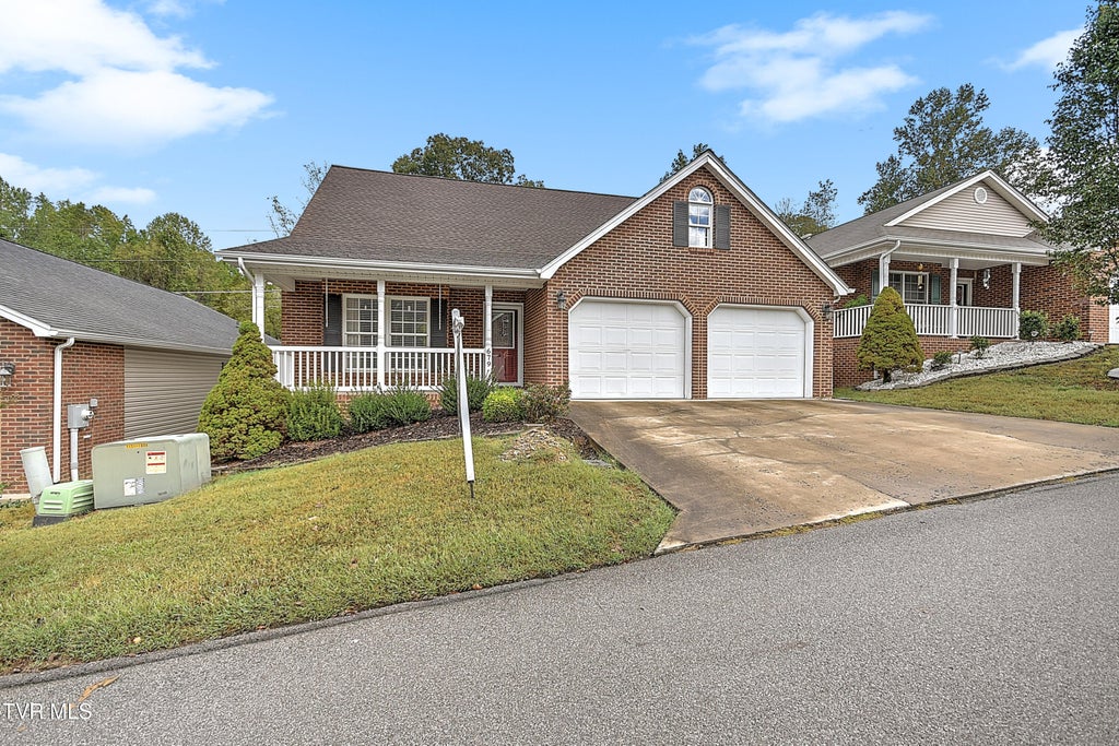 Photo of 679 Willowcrest Place, Kingsport, TN 37660 (MLS # 10001405)