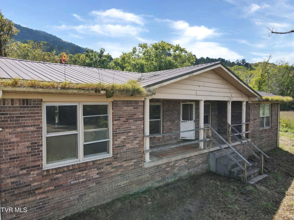Photo of 191 Bedrock Drive, Dryden, VA 24243 (MLS # 9986533)