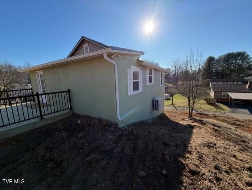 Photo of 2132 5th Street, Bristol, TN 37620 (MLS # 9992639)