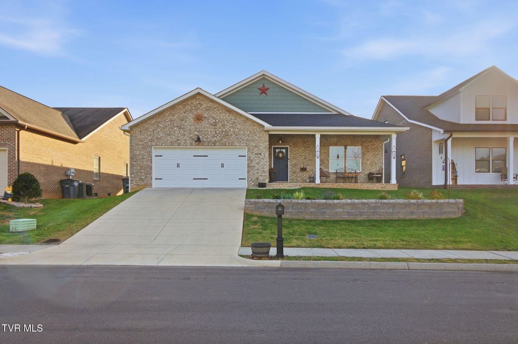 Photo of 1839 Top Sail Court, Kingsport, TN 37664 (MLS # 9988130)