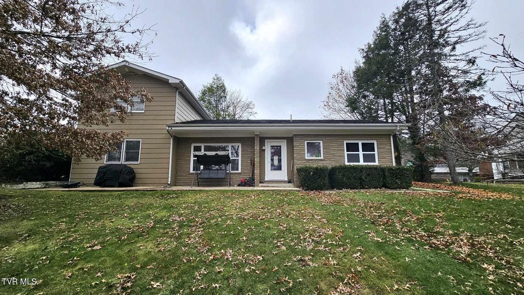 Photo of 116 Barker Avenue, Wise, VA 24293 (MLS # 9991044)