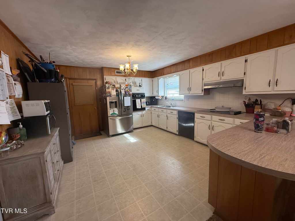 Photo of 308 Sunset Boulevard, Greeneville, TN 37743 (MLS # 9986382)