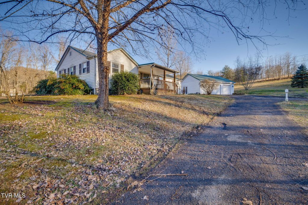 Photo of 3415 Forest View Road, Kingsport, TN 37660 (MLS # 9989480)
