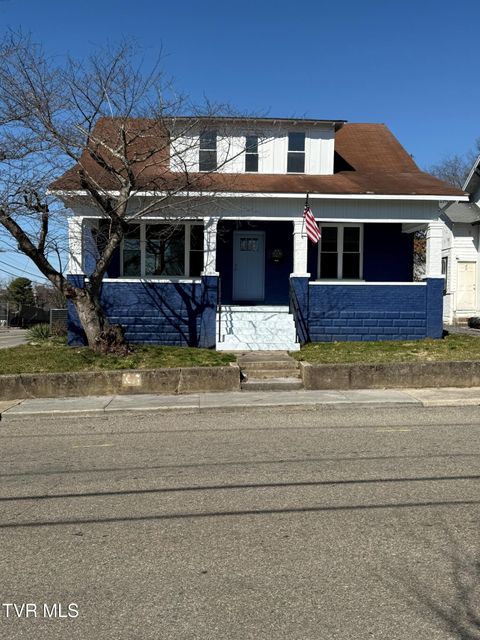 Homes For Sale - 600 Moore Street<br/> Bristol, VA 24201