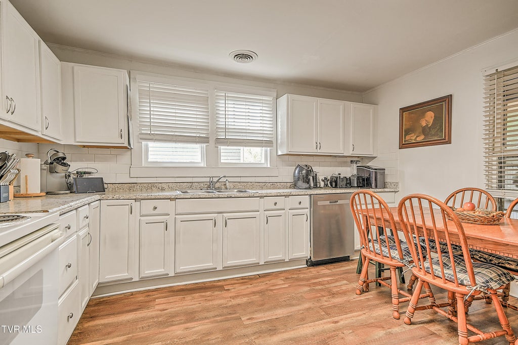 Photo of 1234 Maryland Avenue, Bristol, TN 37620 (MLS # 9996676)