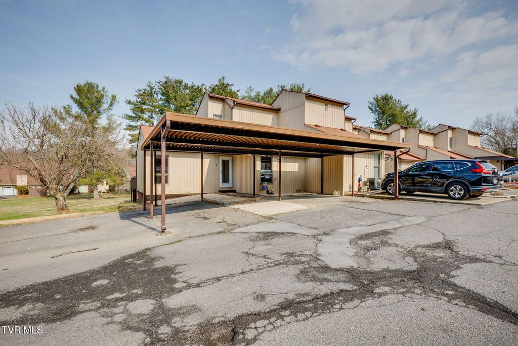 Photo of 780 Hamilton Road #Apt F1, Blountville, TN 37617 (MLS # 9992010)