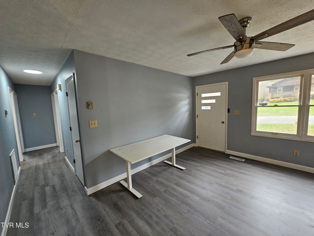 Photo of 1303 Adobe Drive, Johnson City, TN 37601 (MLS # 9985248)