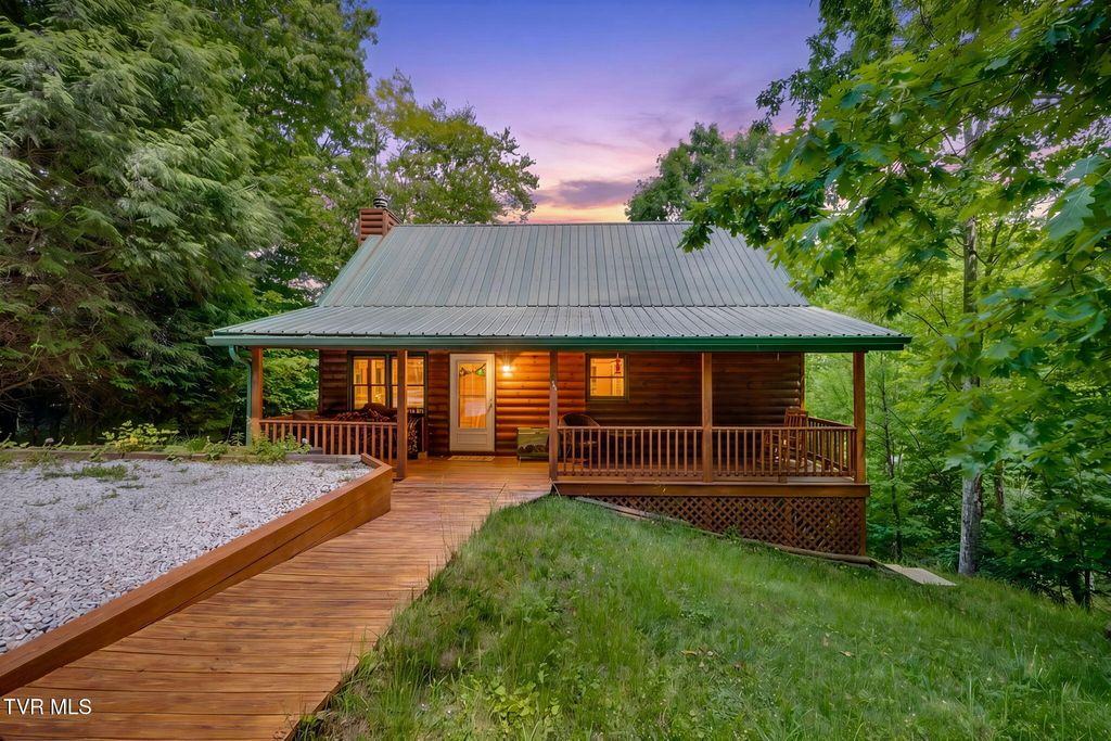 Photo of 104 Maple Brook Lane, Roan Mountain, TN 37687 (MLS # 9996877)