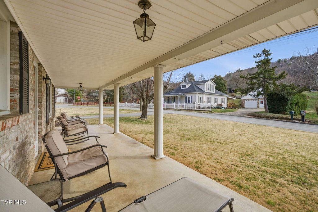 Photo of 419 Mohawk Drive, Erwin, TN 37650 (MLS # 9990865)