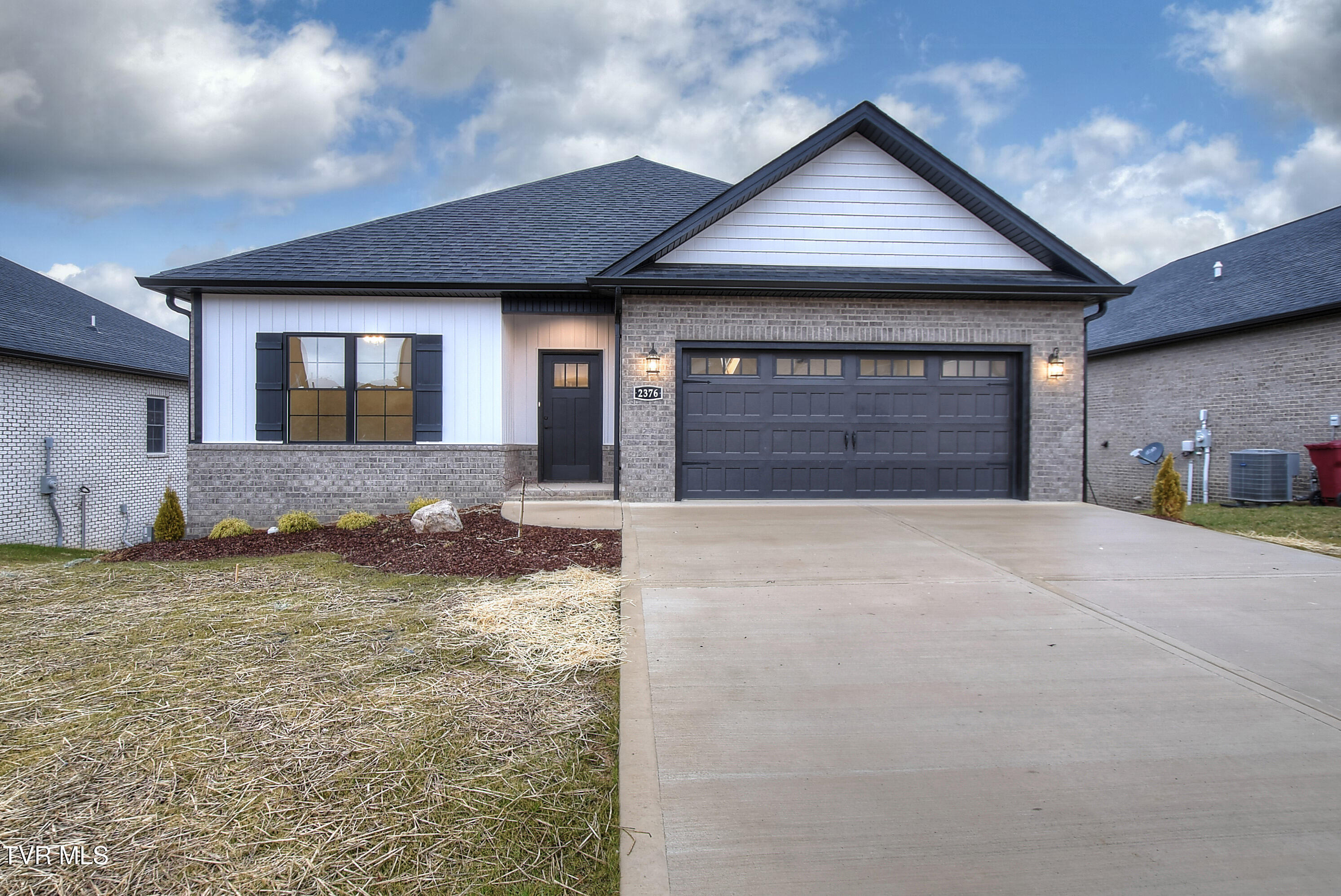 2376 Haystack Circle, Piney Flats, Tennessee image 1