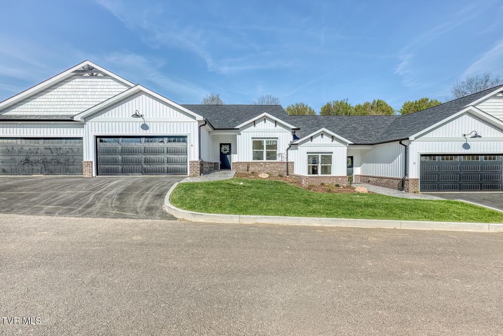 Photo of 106 Klm Drive #17, Johnson City, TN 37615 (MLS # 9990172)