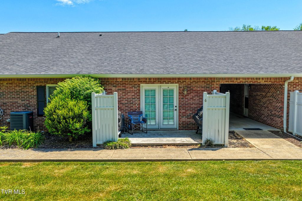Photo of 1321 Main Street #6, Rogersville, TN 37857 (MLS # 9994479)
