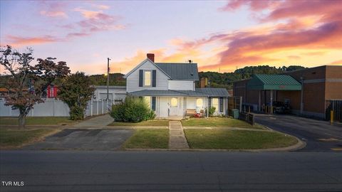Photo of 211 C Street, Elizabethton, TN 37643 (MLS # 9988919)