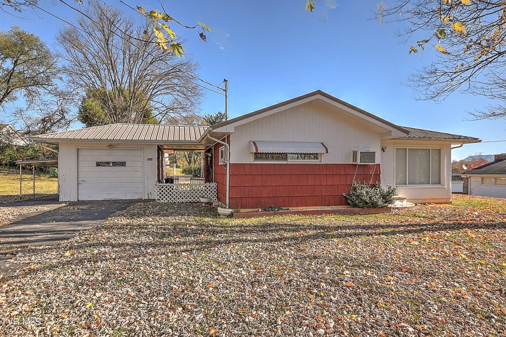 Photo of 230 Concord Avenue, Mount Carmel, TN 37645 (MLS # 9988038)