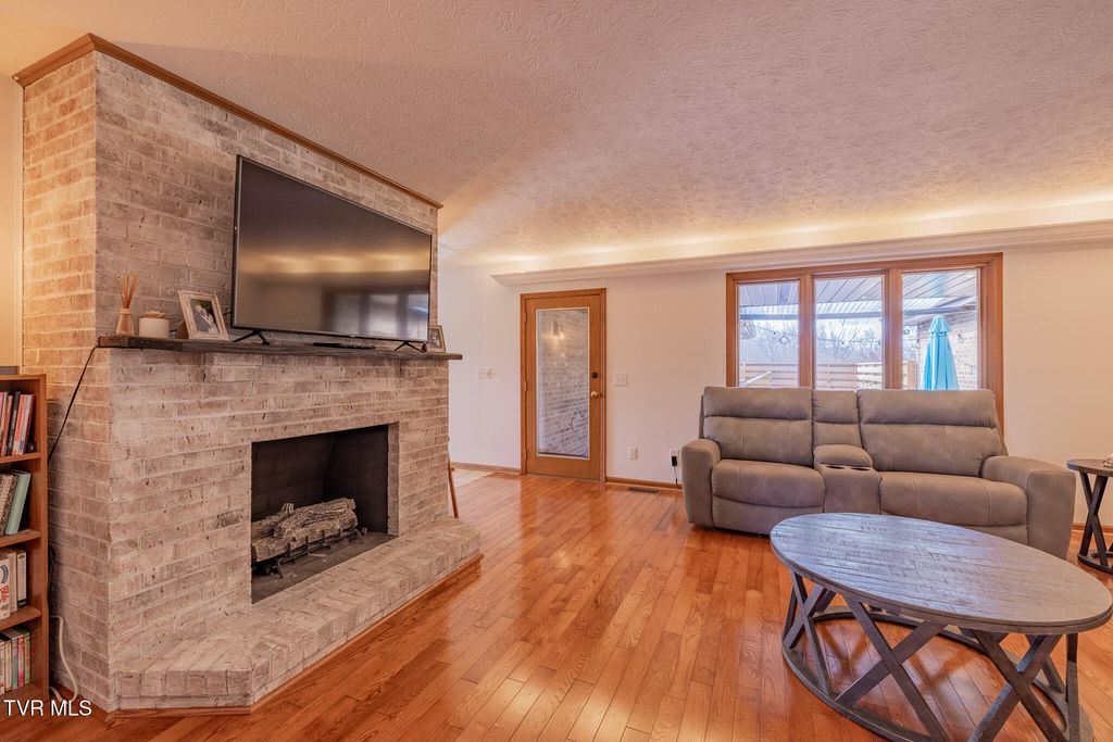 Photo of 1331 Bloomingdale Pike, Kingsport, TN 37660 (MLS # 9990441)