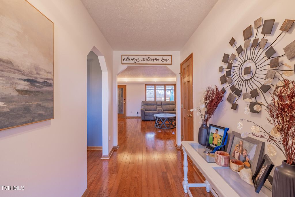 Photo of 1331 Bloomingdale Pike, Kingsport, TN 37660 (MLS # 9990441)