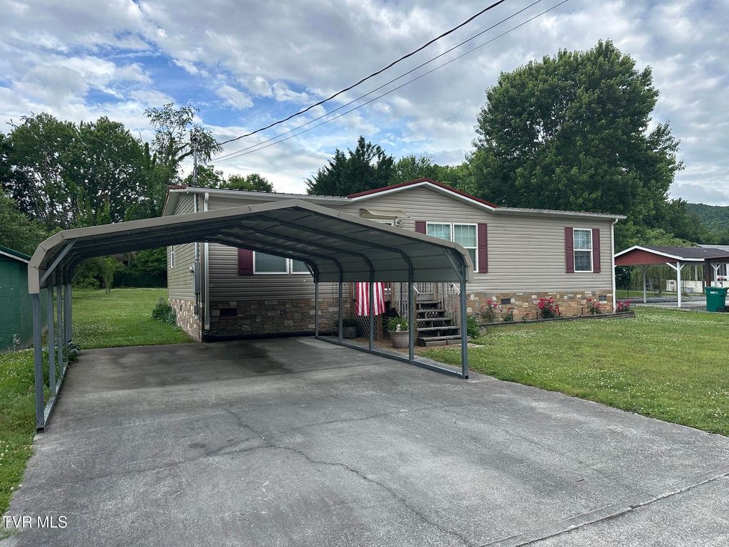 Photo of 132 Elliott Avenue, Erwin, TN 37650 (MLS # 9996032)