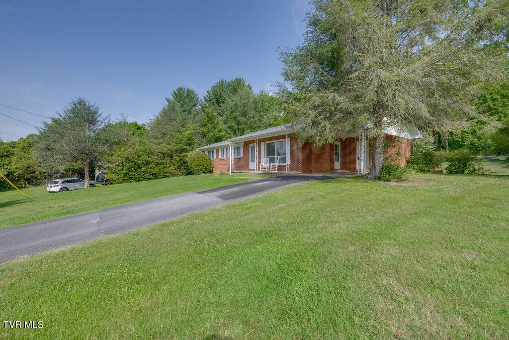 Photo of 1710 Mcclellan Drive, Johnson City, TN 37604 (MLS # 9996679)