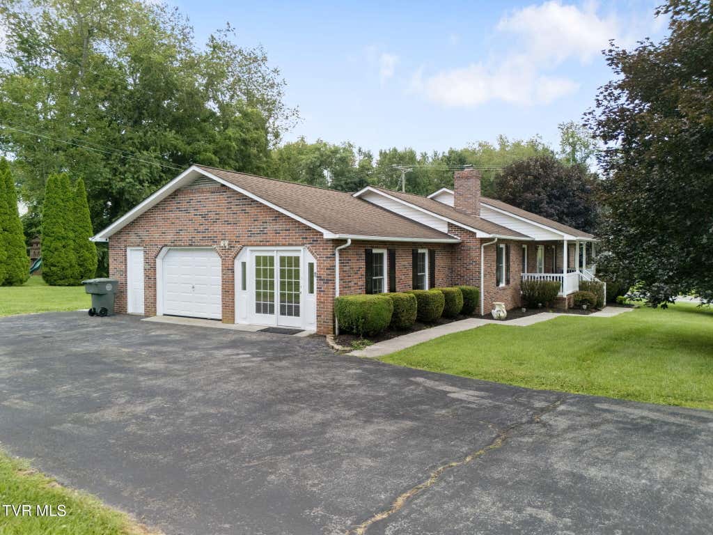 Photo of 506 Cherry Hill Drive, Abingdon, VA 24210 (MLS # 9998494)