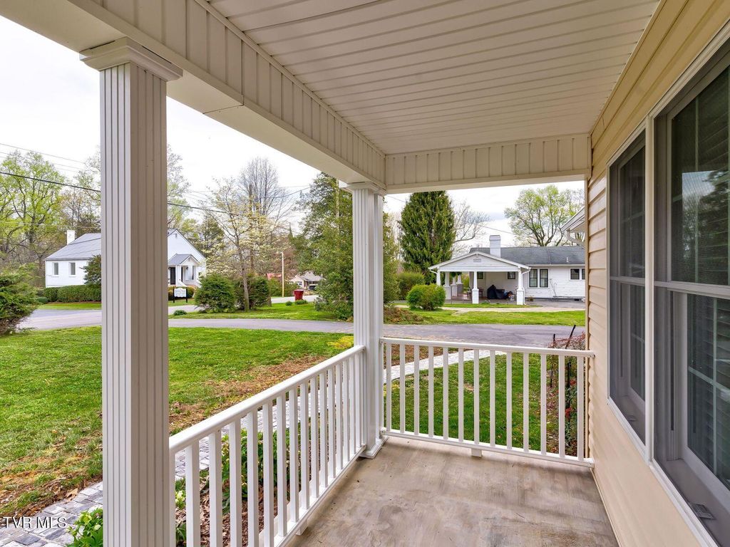Photo of 3001 Mayfield Drive, Johnson City, TN 37604 (MLS # 9991580)
