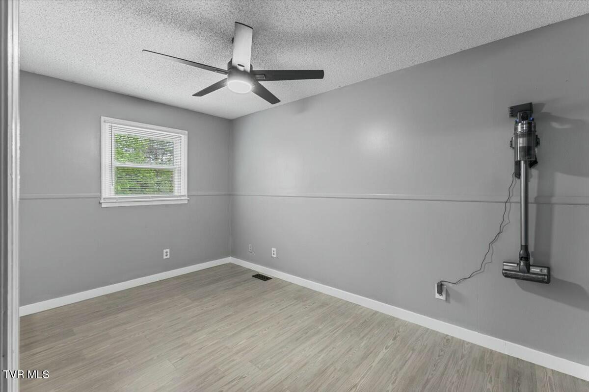 393 Huckleberry Road, Bluff City, Tennessee image 31
