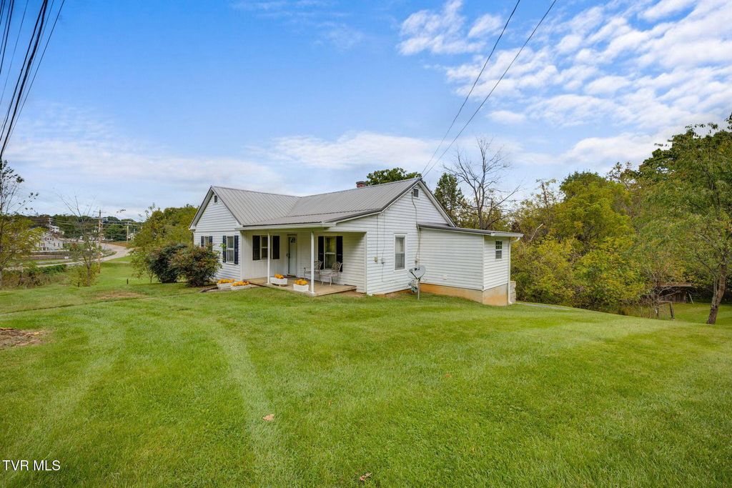 Photo of 3512 Walnut Street, Johnson City, TN 37604 (MLS # 9986817)