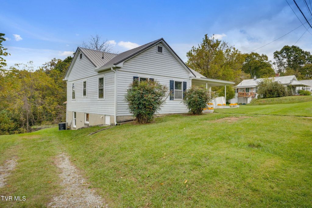 Photo of 3512 Walnut Street, Johnson City, TN 37604 (MLS # 9986817)