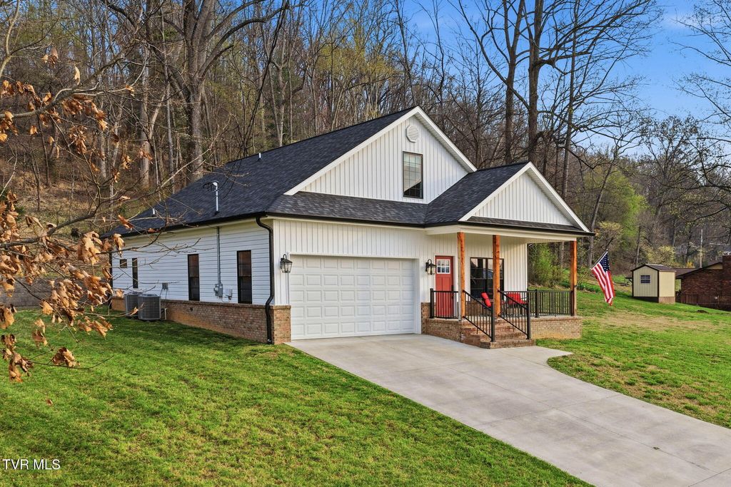 Photo of 416 Pettyjohn Road, Kingsport, TN 37664 (MLS # 9993154)