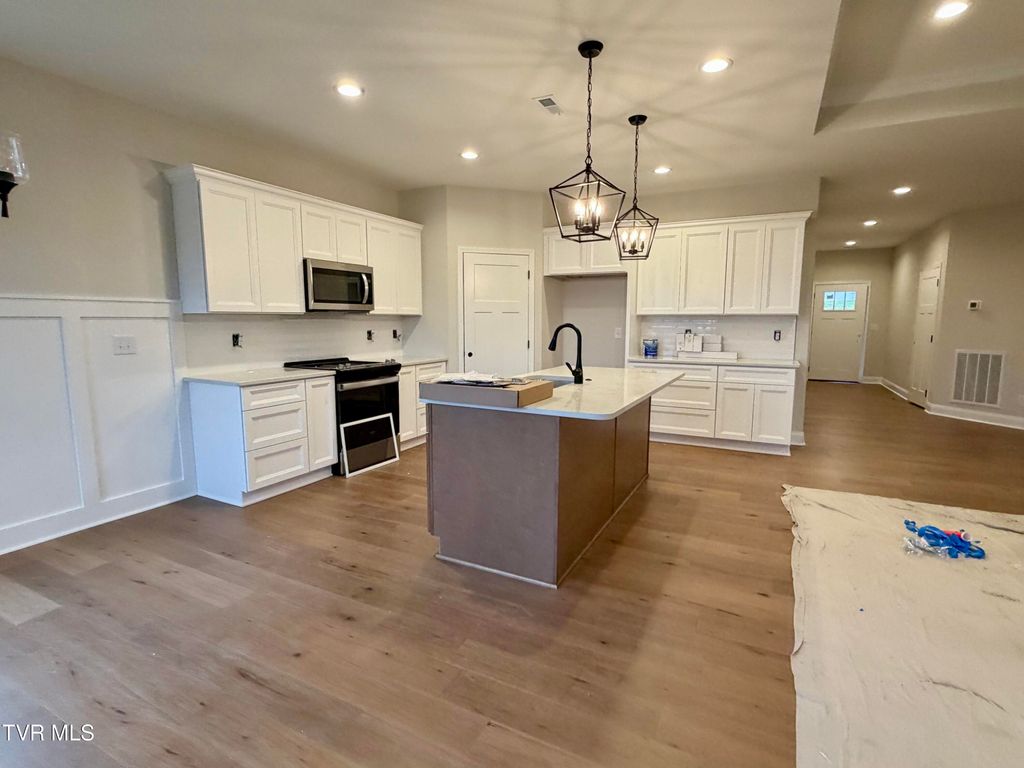 Photo of 234 Ruby Rose Ridge, Jonesborough, TN 37659 (MLS # 9989216)