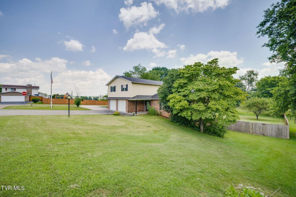Photo of 17304 Mary Lee Drive, Abingdon, VA 24210 (MLS # 9982947)