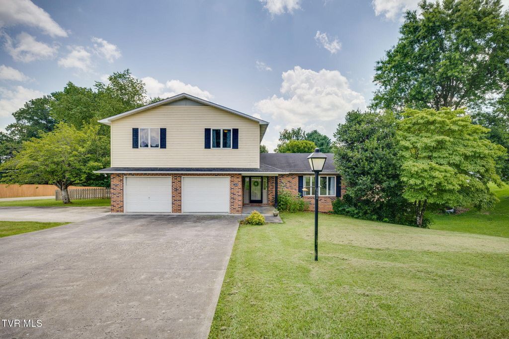 Photo of 17304 Mary Lee Drive, Abingdon, VA 24210 (MLS # 9982947)