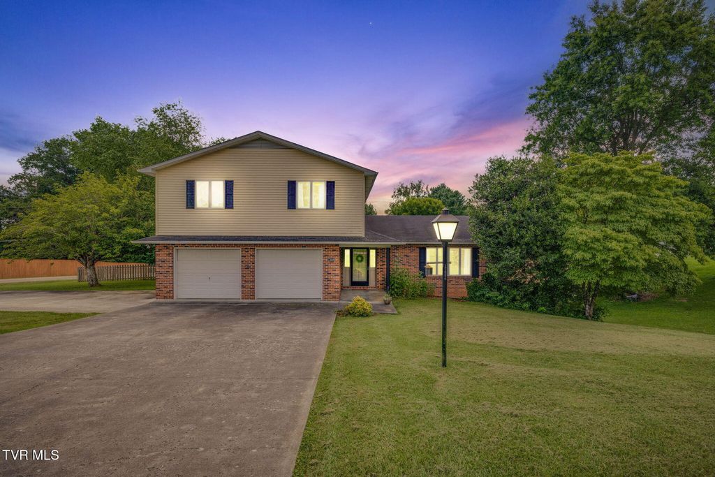 Photo of 17304 Mary Lee Drive, Abingdon, VA 24210 (MLS # 9982947)