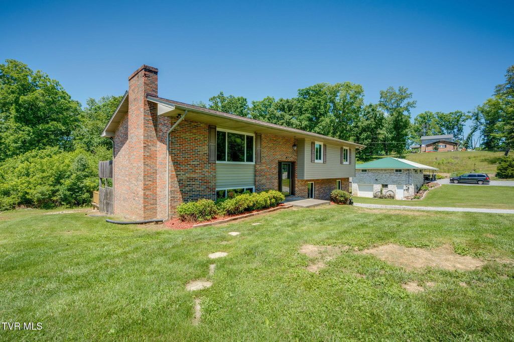 Photo of 2929 Carrollwood Drive, Kingsport, TN 37660 (MLS # 9996397)