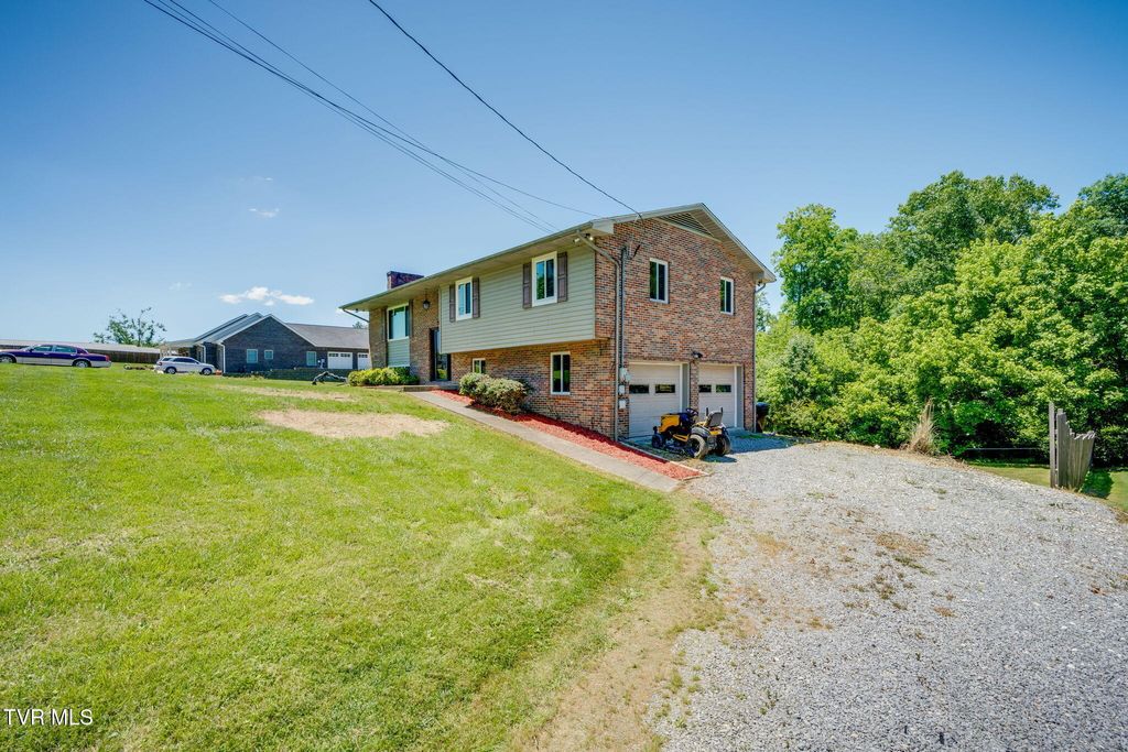 Photo of 2929 Carrollwood Drive, Kingsport, TN 37660 (MLS # 9996397)