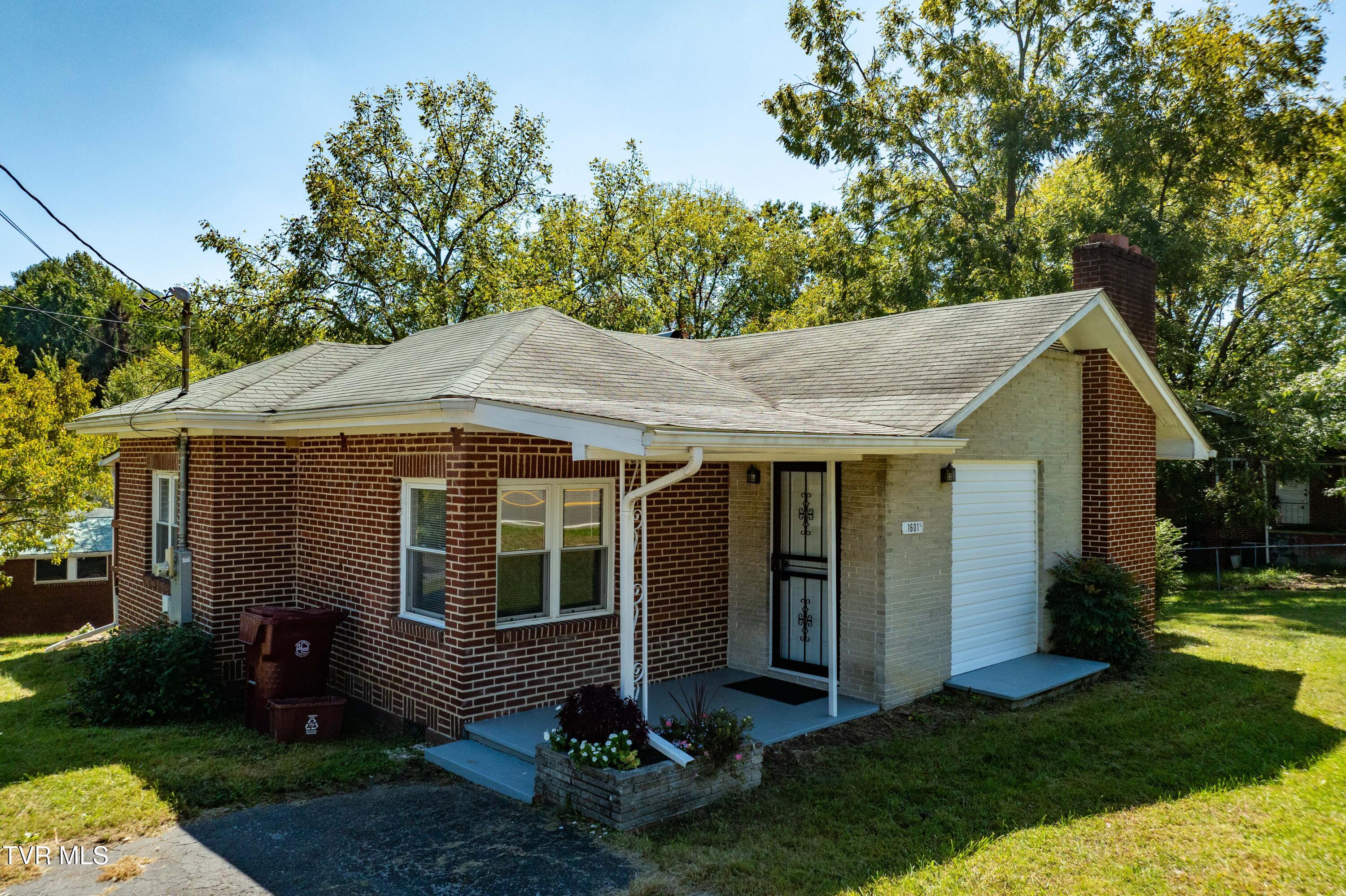 1601 Cherokee Road