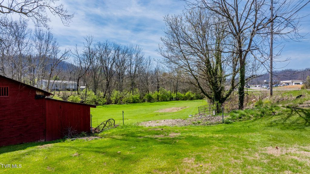 Photo of 1921 Volunteer Parkway, Bristol, TN 37620 (MLS # 9993274)