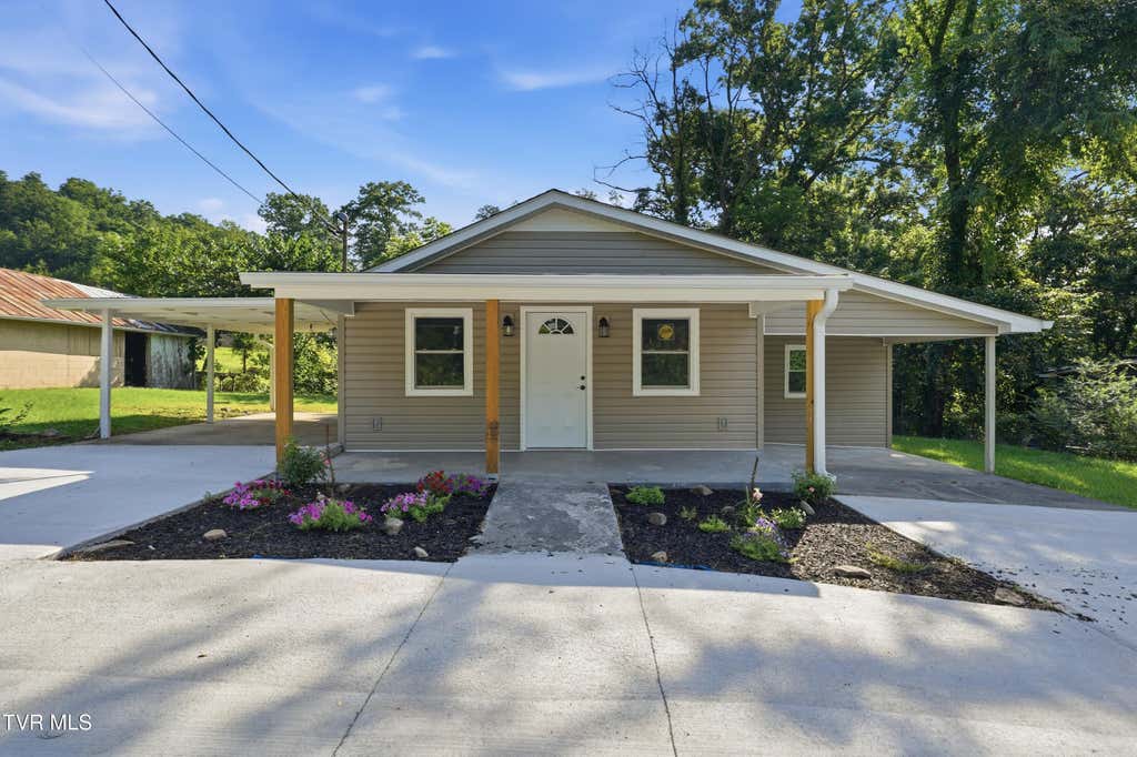 Photo of 381 Elizabethton Highway, Bluff City, TN 37618 (MLS # 9998396)