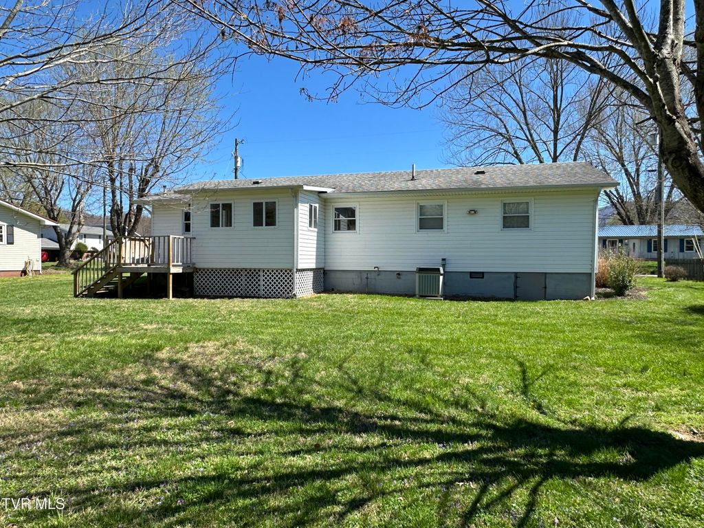 Photo of 106 Buffalo Court, Erwin, TN 37650 (MLS # 9993065)