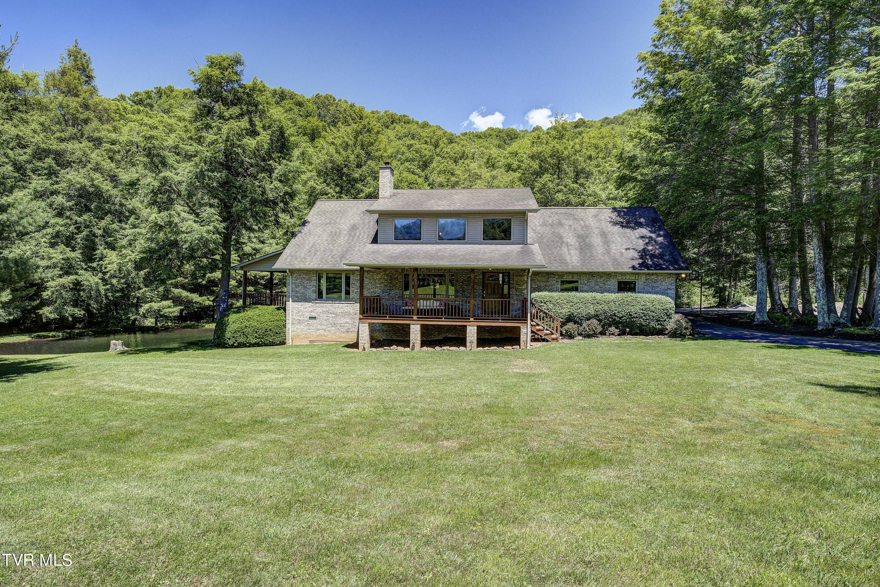 122 Chase Drive, Roan Mountain, Tennessee image 2