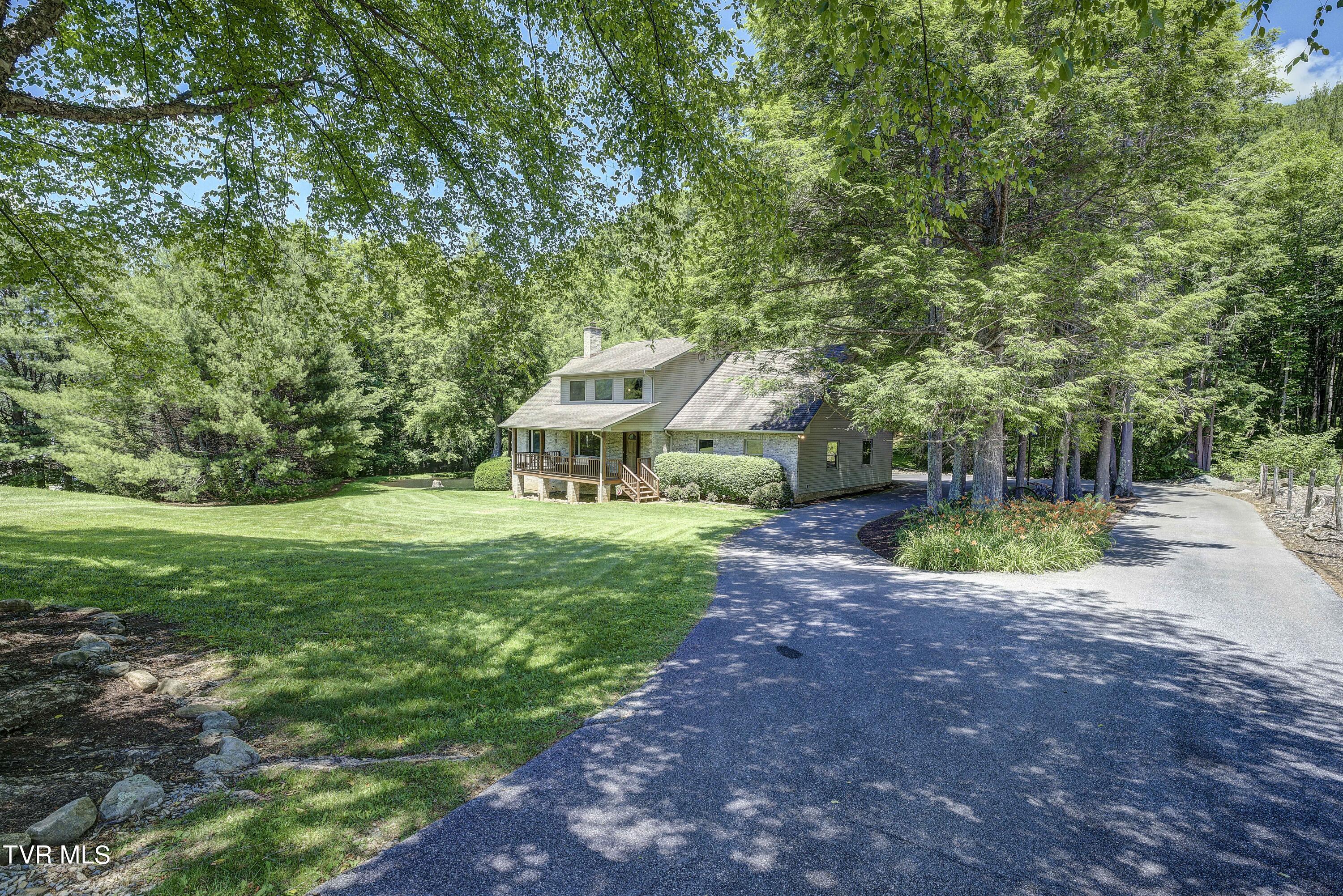 122 Chase Drive, Roan Mountain, Tennessee image 3