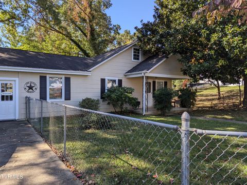 Photo of 104 Tennessee Drive, Greeneville, TN 37743 (MLS # 9972271)