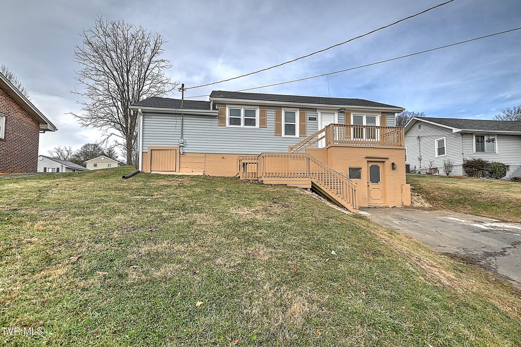 Photo of 612 Union Hill Street, Kingsport, TN 37660 (MLS # 9989411)