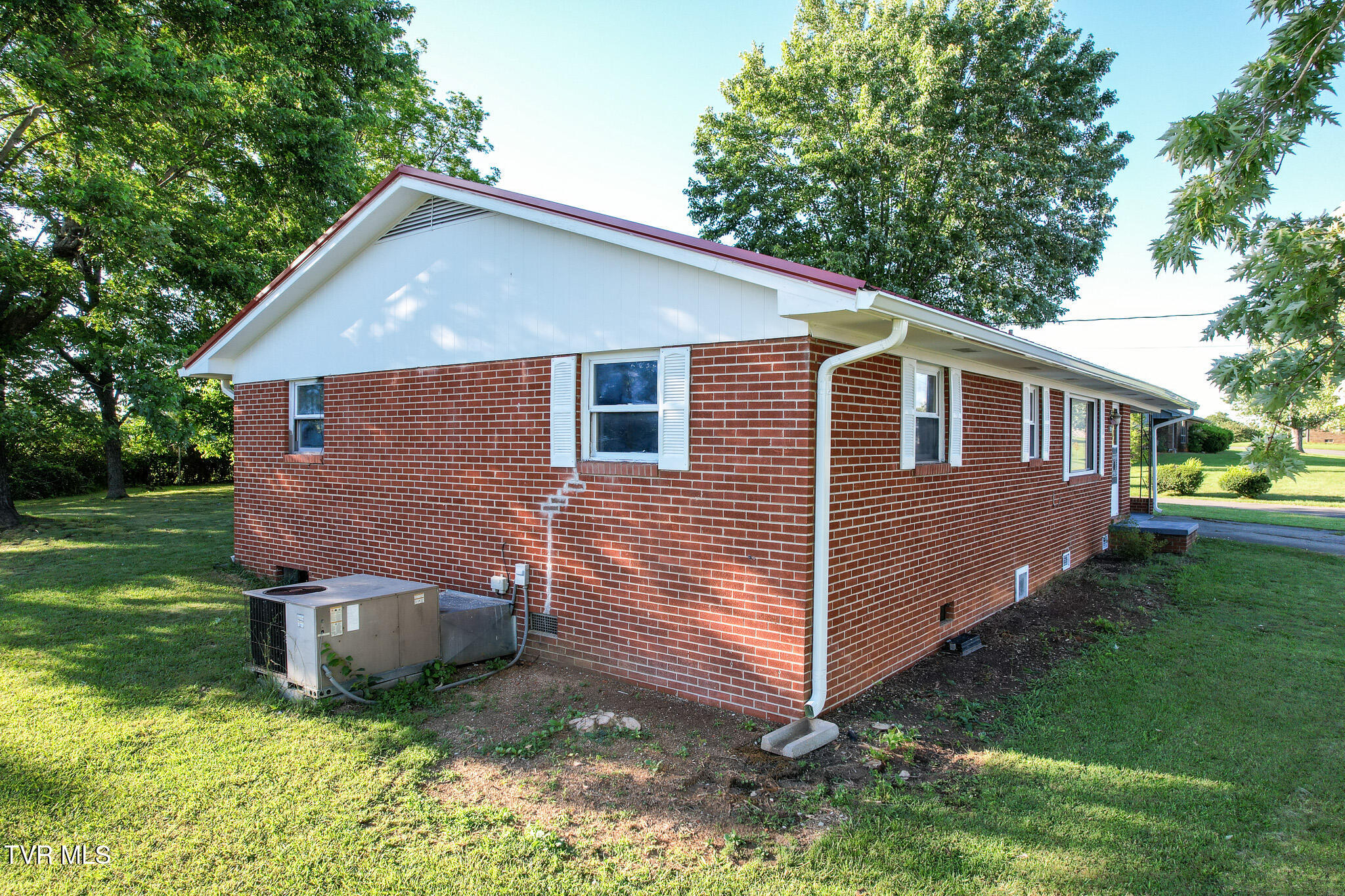 749 Hiwassee Street, Newport, Tennessee image 26