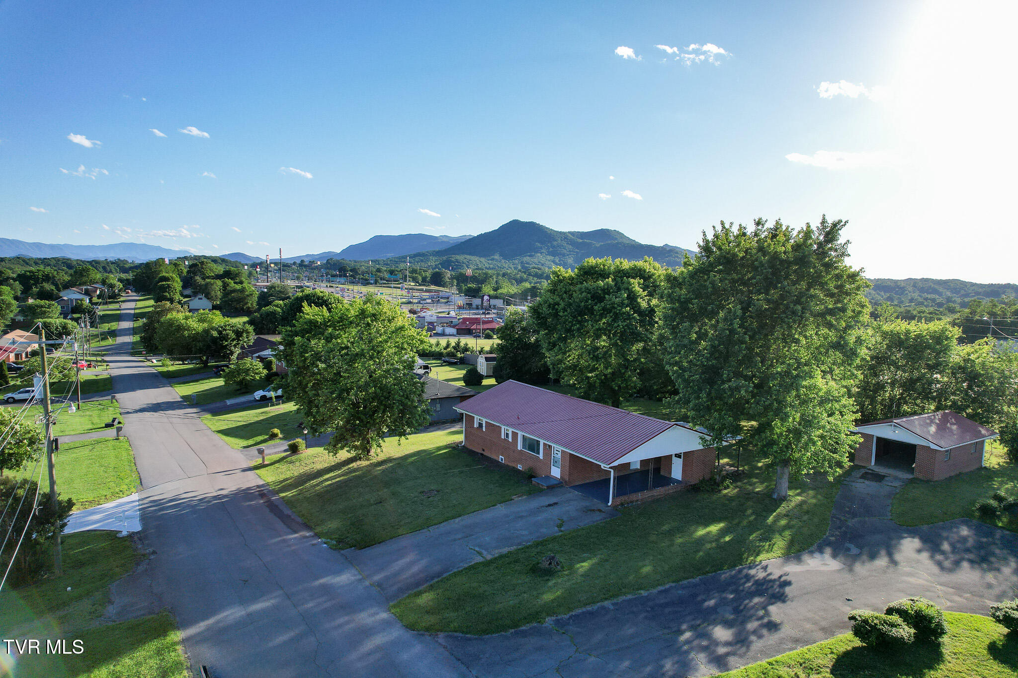 749 Hiwassee Street, Newport, Tennessee image 32