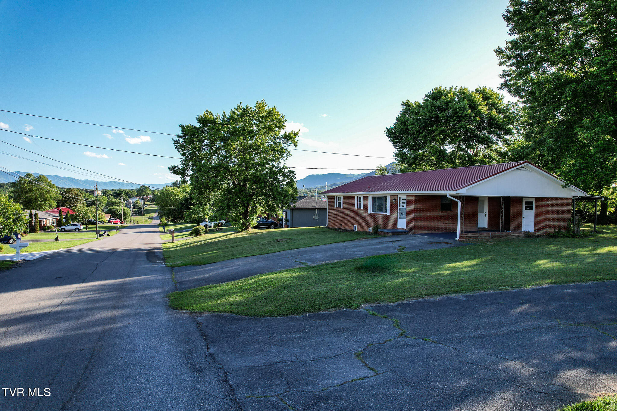749 Hiwassee Street, Newport, Tennessee image 18