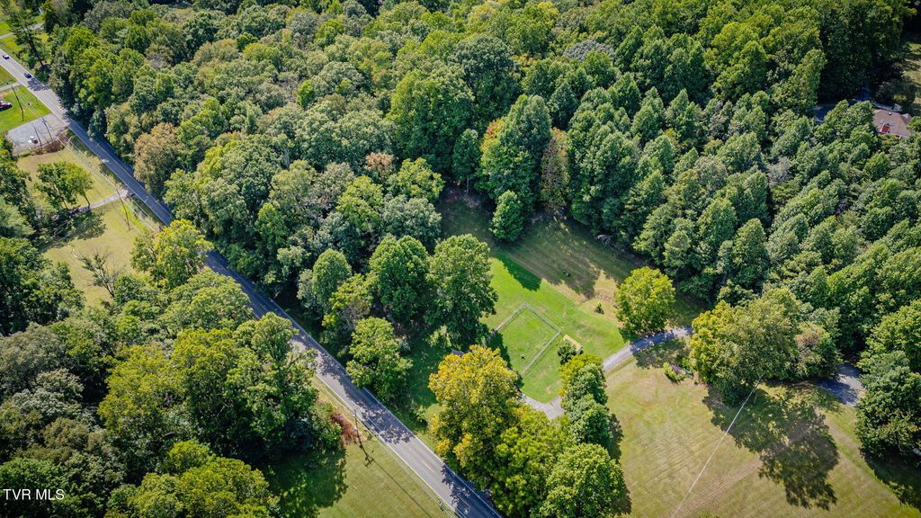 Photo of 2906 Cherokee Road, Johnson City, TN 37604 (MLS # 9985126)