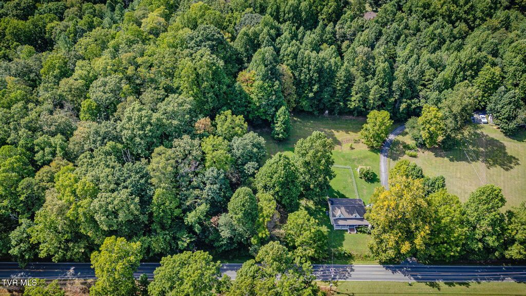 Photo of 2906 Cherokee Road, Johnson City, TN 37604 (MLS # 9985126)