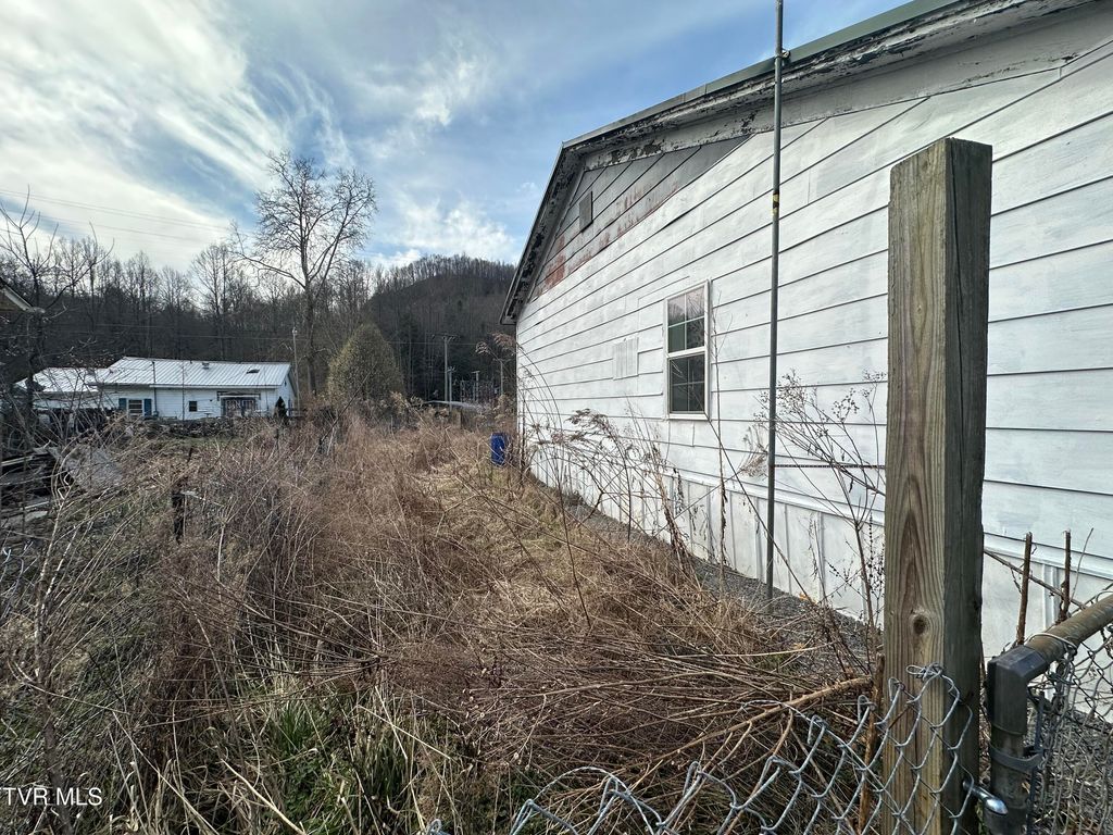 Photo of 818 Oakdale Street, Appalachia, VA 24216 (MLS # 9992650)