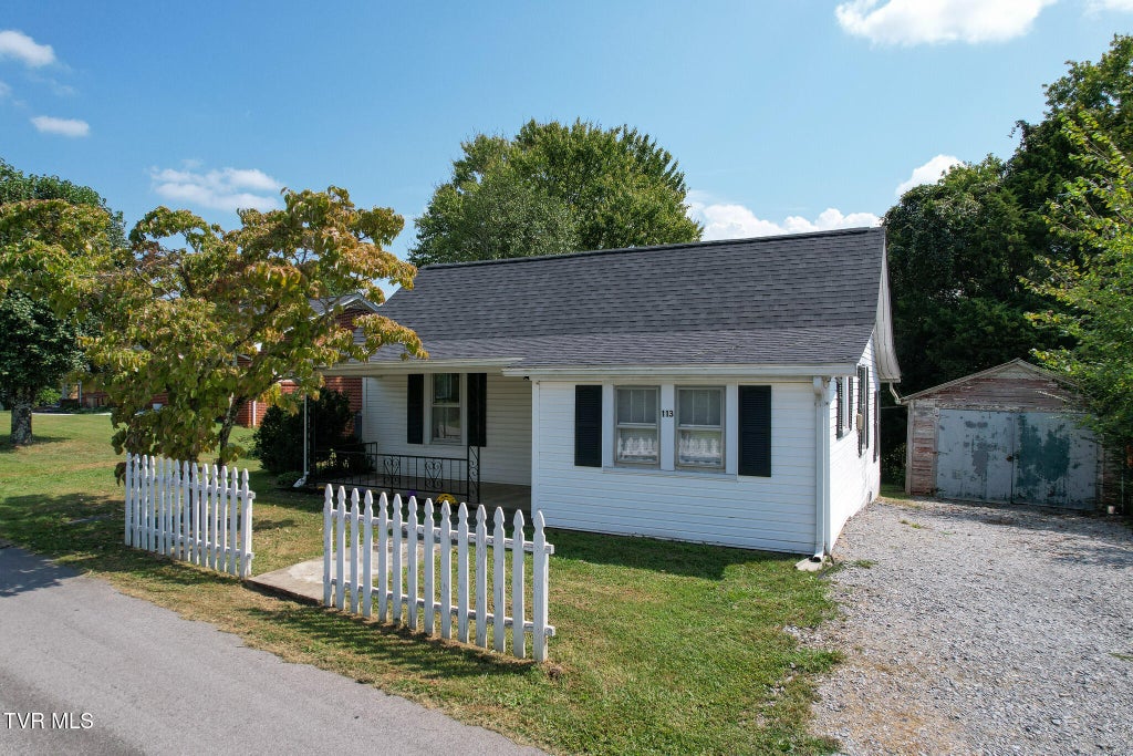Photo of 113 Barton Ridge Road, Greeneville, TN 37743 (MLS # 10001252)
