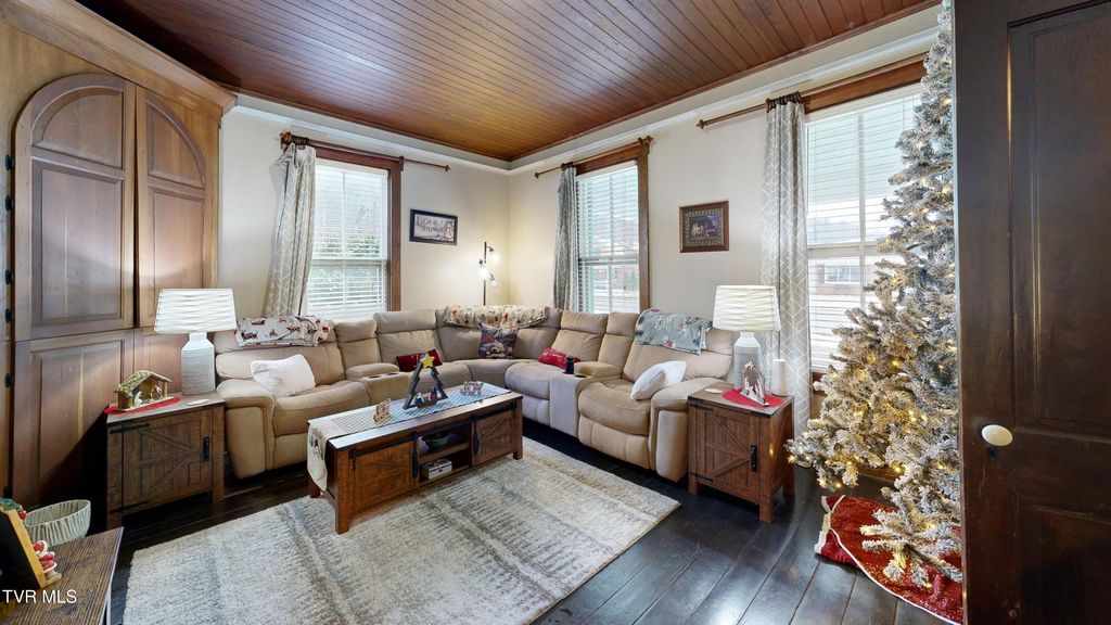 Photo of 212 Main Street, Roan Mountain, TN 37687 (MLS # 9989088)